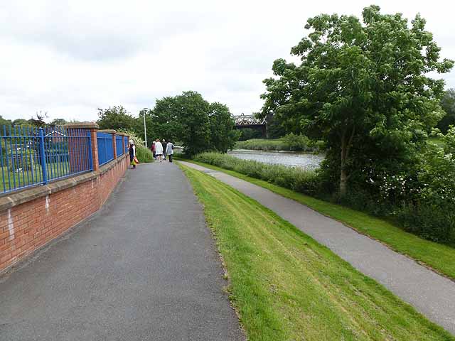 Avenham river loop - Photo 2