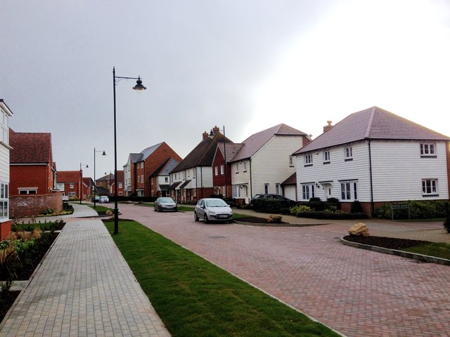 Kings Hill Round - Photo 2