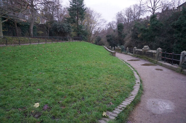 Roseburn Cycle Path and Water of Leith loop - Photo 3