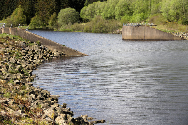 A marathon loop around Kielder Water running route