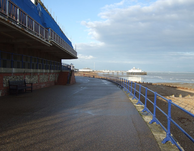 Eastbourne Beachfront 4 - Photo 2