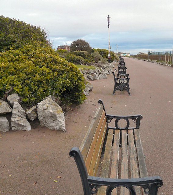 St Annes 4 - Photo 3