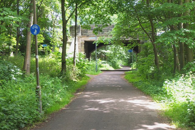 Roseburn cycle path and Water of Leith circuit - Photo 4