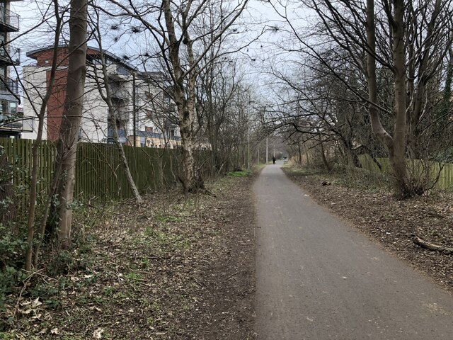 Roseburn cycle path and Water of Leith circuit - Photo 3