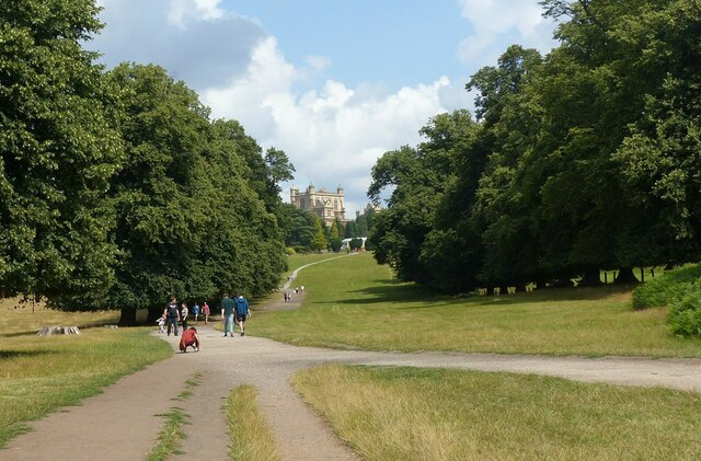 Wollaton Park 4 - Photo 5